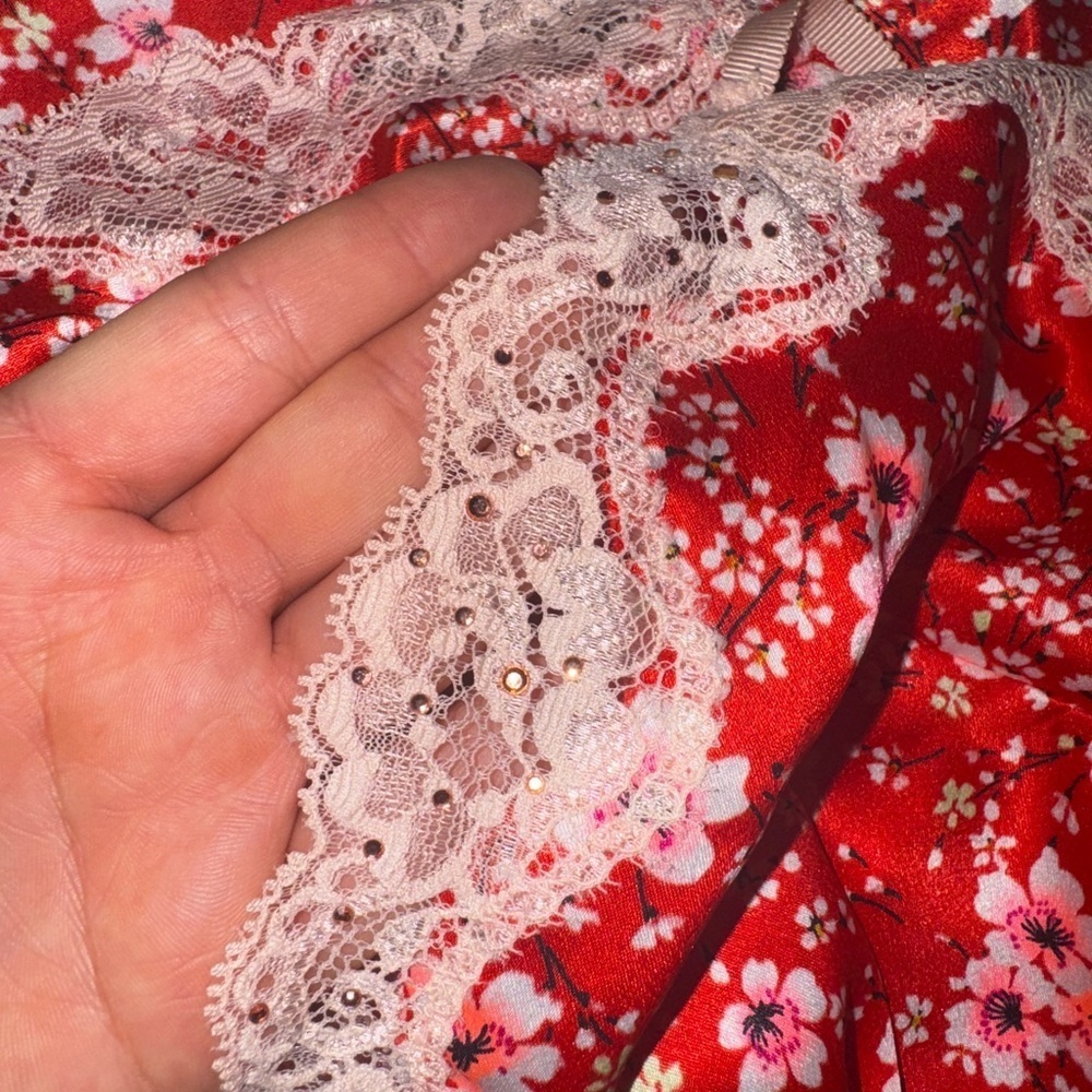 Floral Lace Trim Victoria Secret Slip - Picture 5 of 7